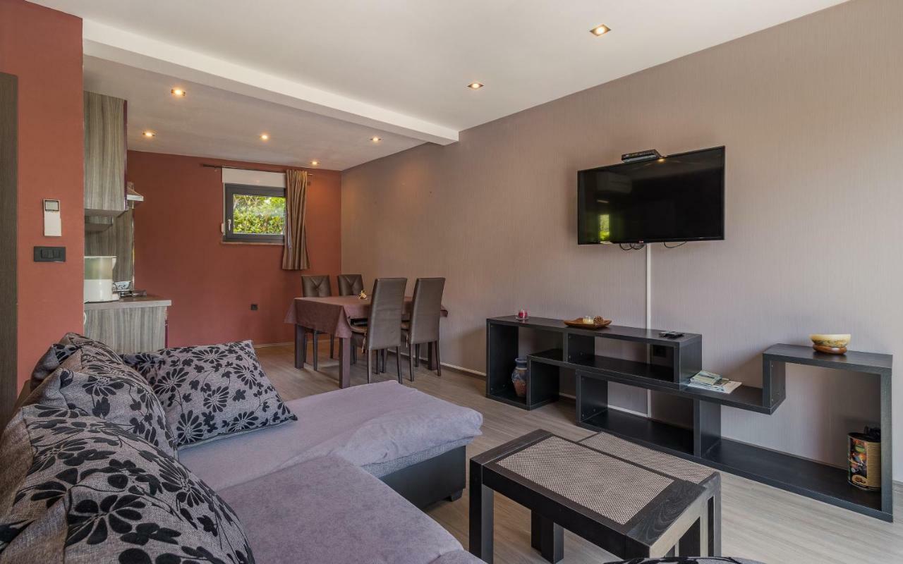 Apartmani Kazun - App 4 - Ferienhaus Фажана Екстер'єр фото