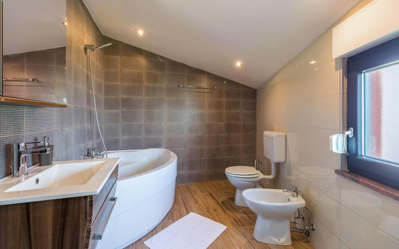 Apartmani Kazun - App 4 - Ferienhaus Фажана Екстер'єр фото